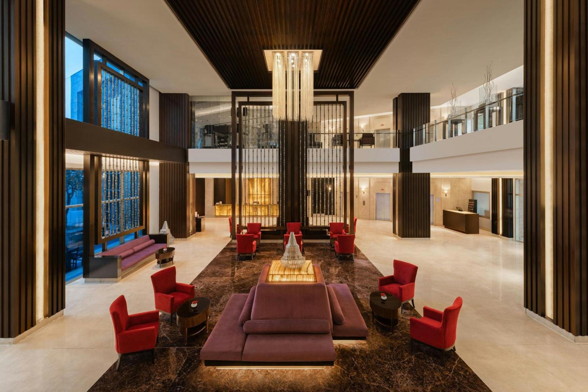 Отель Courtyard By Marriott Gurugram Downtown Гургаон Экстерьер фото